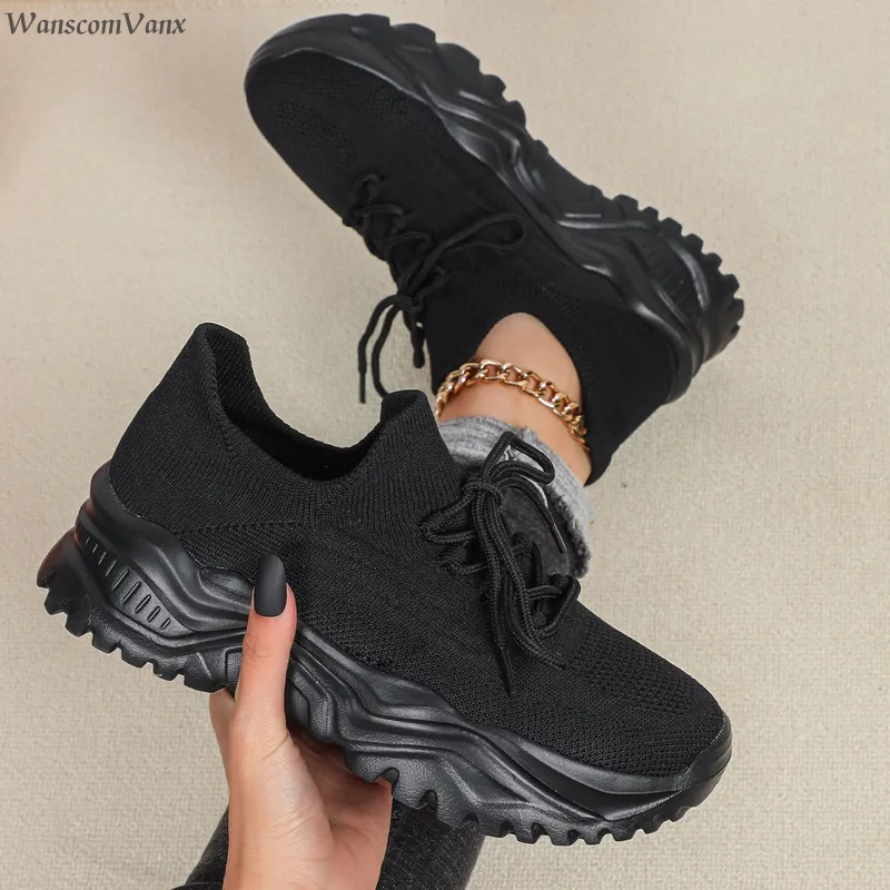 Knit Fabric Lace Up Sneakers - รองเท้าผ้าใบแฟชั่นพื้นหนาสำหรับผู้หญิงและผู้ชาย ระบายอากาศได้ดี แบบสวมใส่สบาย เหมาะสำหรับเล่นกีฬาและเดิน