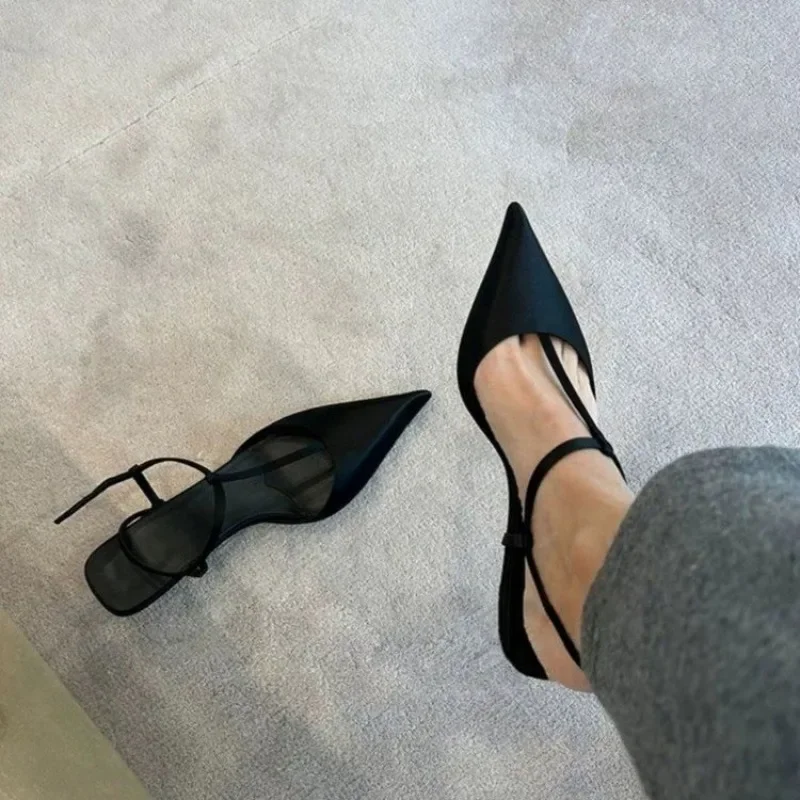 Sandals - รองเท้าสำหรับผู้หญิง รองเท้าส้นเตี้ยแบบปลายแหลม รองเท้าแตะผู้หญิง สวมใส่สบาย ส้นเตี้ย ทันสมัย