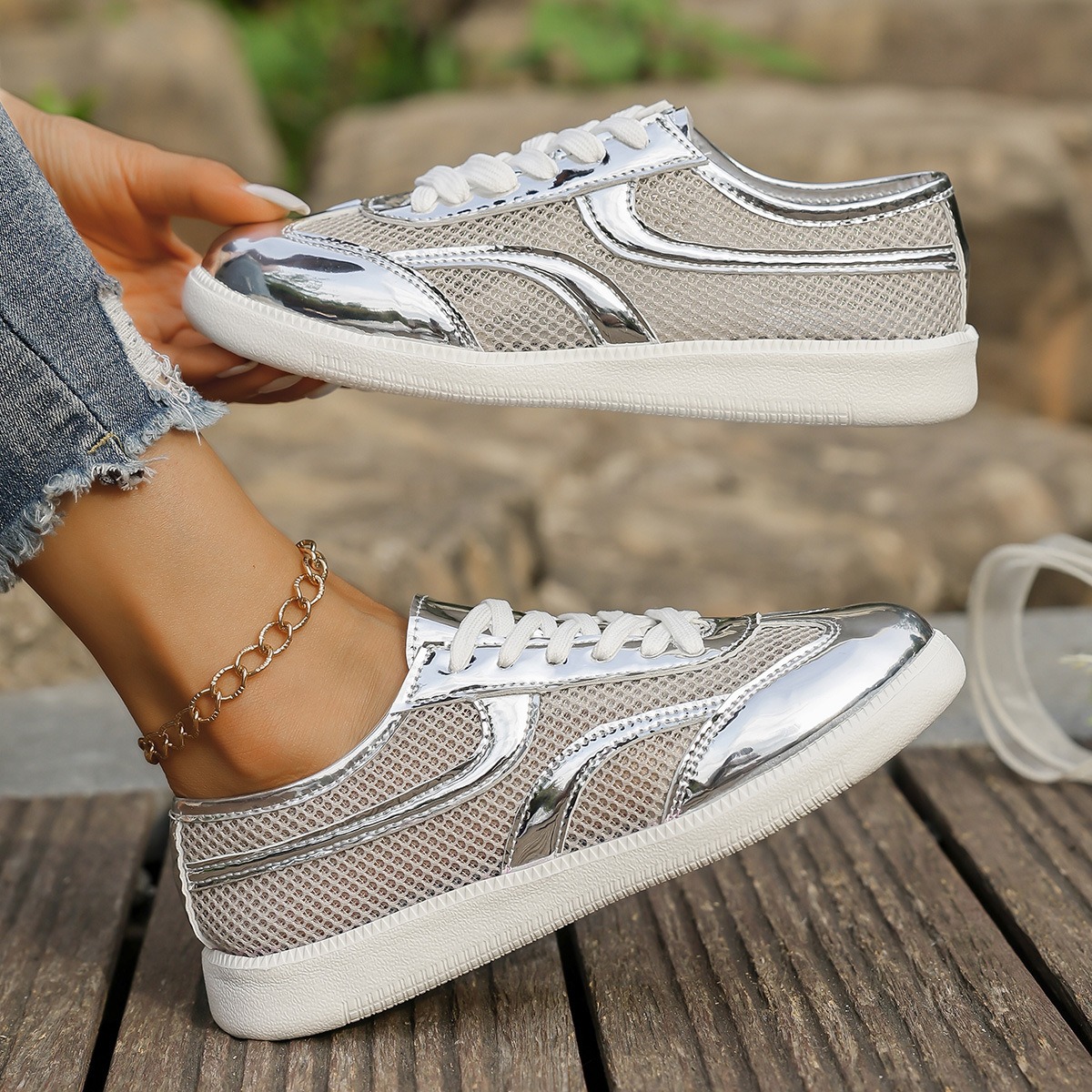 รองเท้าผ้าใบสตรีใหม่ระบายอากาศ - Knit Fabric Lace Up Sneakers บทวิจารณ์และราคา