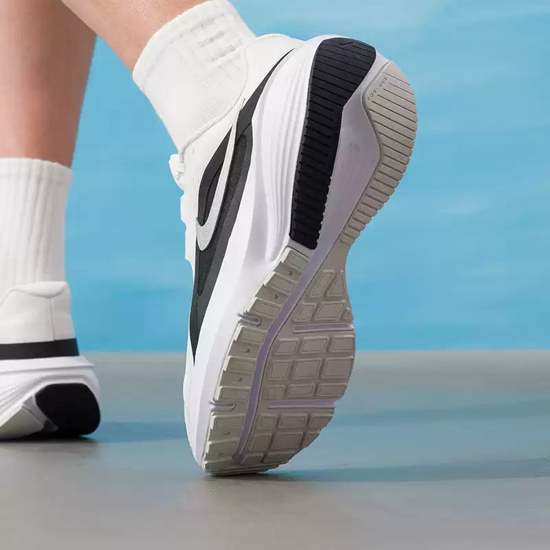 NIKE DOWNSHIFTER 14 รองเท้าวิ่ - Lightweight Road Running Shoes บทวิจารณ์และราคา