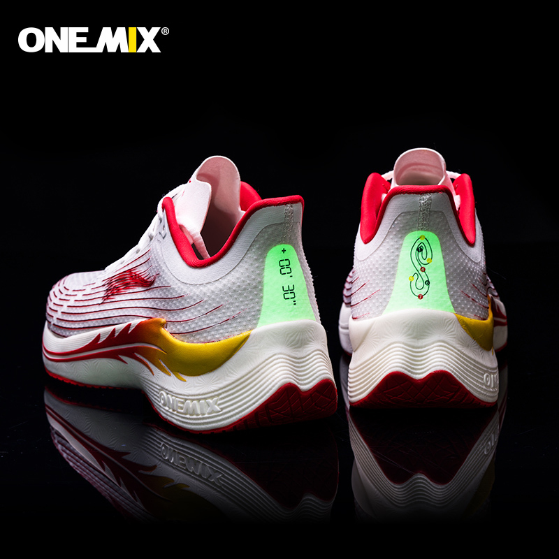 ONEMIX รองเท้าวิ่งสำหรับผู้ชาย - Reflective Night Running Shoes บทวิจารณ์และราคา