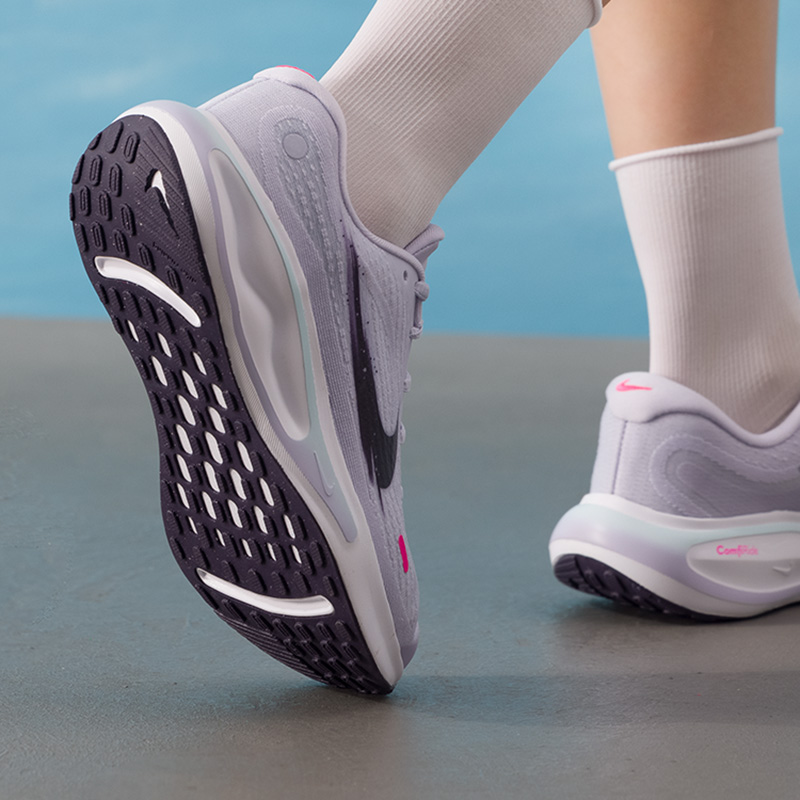 รองเท้าผู้หญิง Nike รุ่นดั้งเด - Lightweight Road Running Shoes บทวิจารณ์และราคา