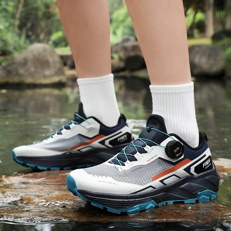 รองเท้าวิ่งเทรลสำหรับผู้ชายรุ่ - Anti Slip Trail Running Sneakers บทวิจารณ์และราคา