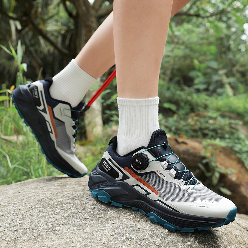 รองเท้าวิ่งเทรลสำหรับผู้ชายรุ่ - Anti Slip Trail Running Sneakers บทวิจารณ์และราคา