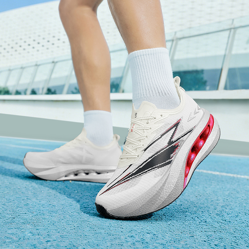 รองเท้าวิ่งมาราธอนรุ่นใหม่ แผ่ - Carbon Plate Marathon Racing Shoes บทวิจารณ์และราคา